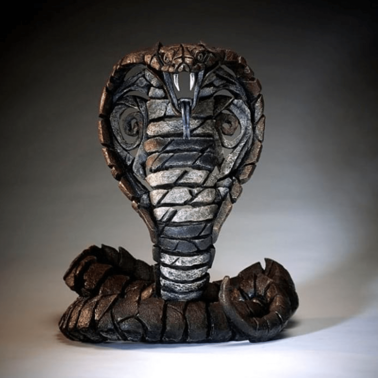 Edge Sculpture Cobra Sculpt - Luxury Interiors