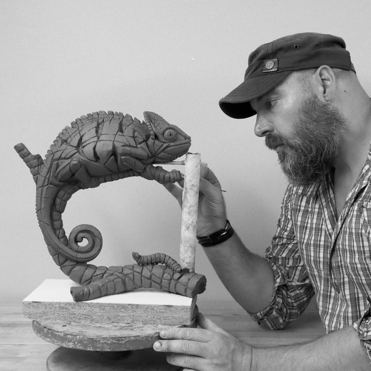 Edge Sculpture Chameleon - Luxury Interiors