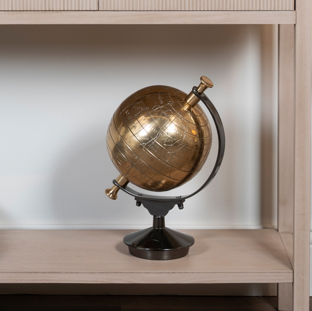 Old world globe antique brass 36cm - Luxury Interiors