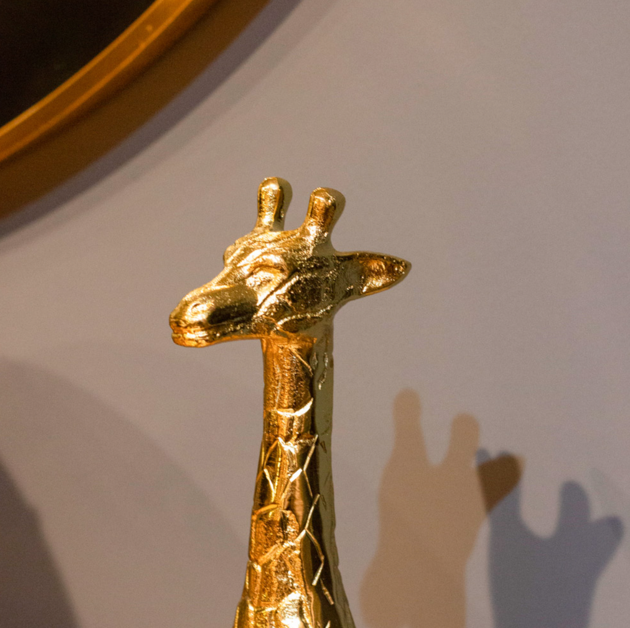 Safari yoga giraffe gold - Luxury Interiors