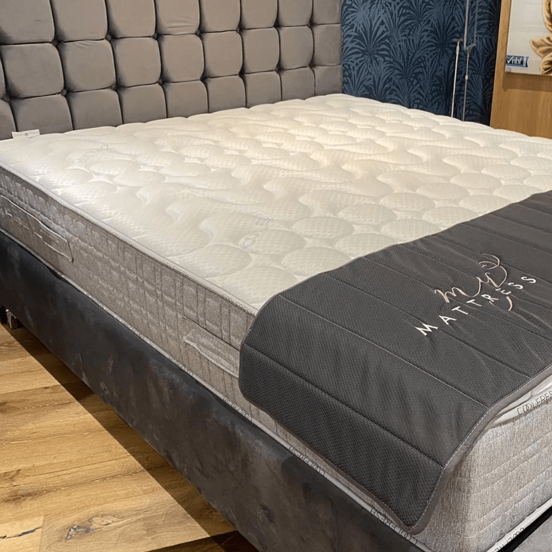 Spinal Support Body Temperature Regulation Mattress - Luxury Interiors