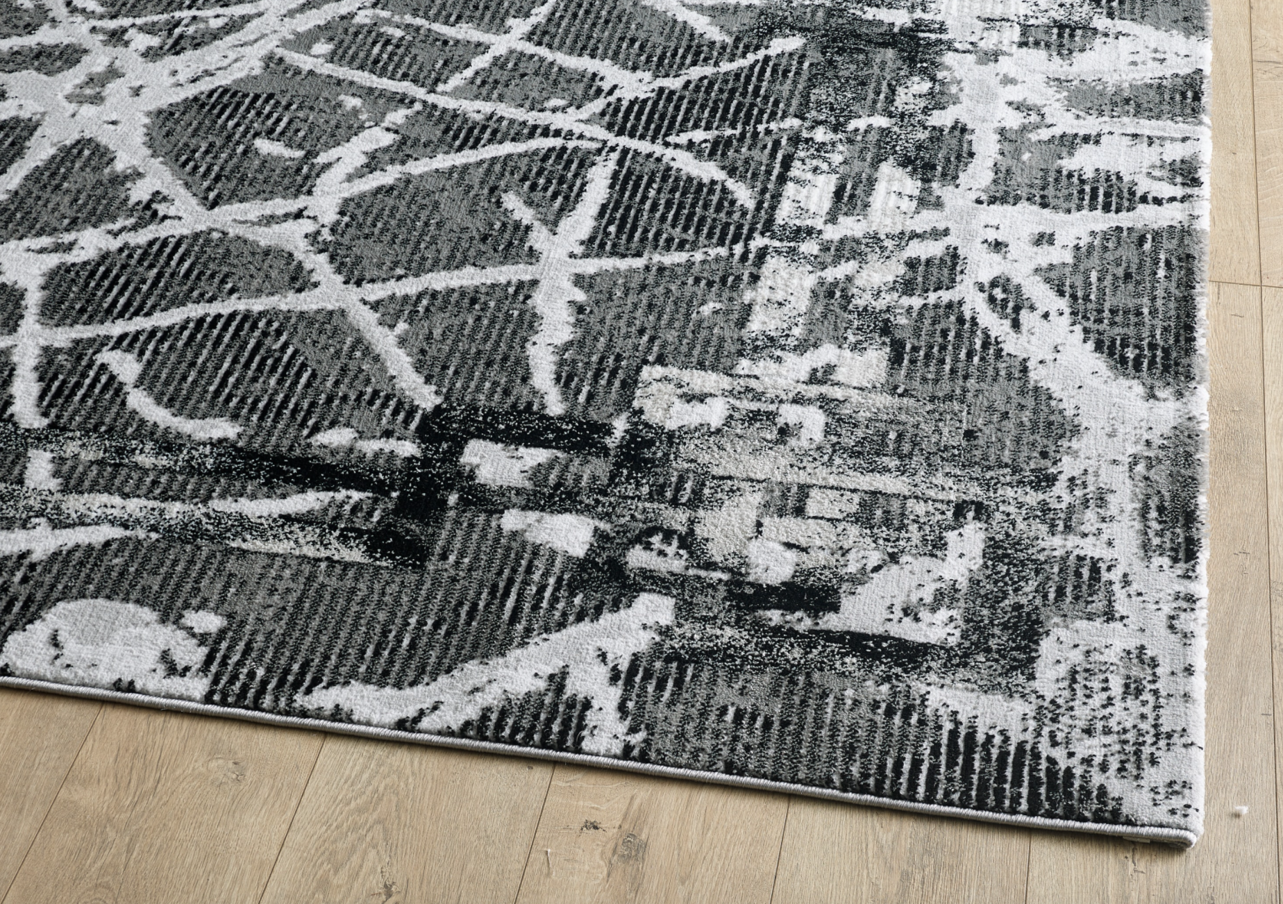 Alisa Rug - Dark Grey Black - Luxury Interiors