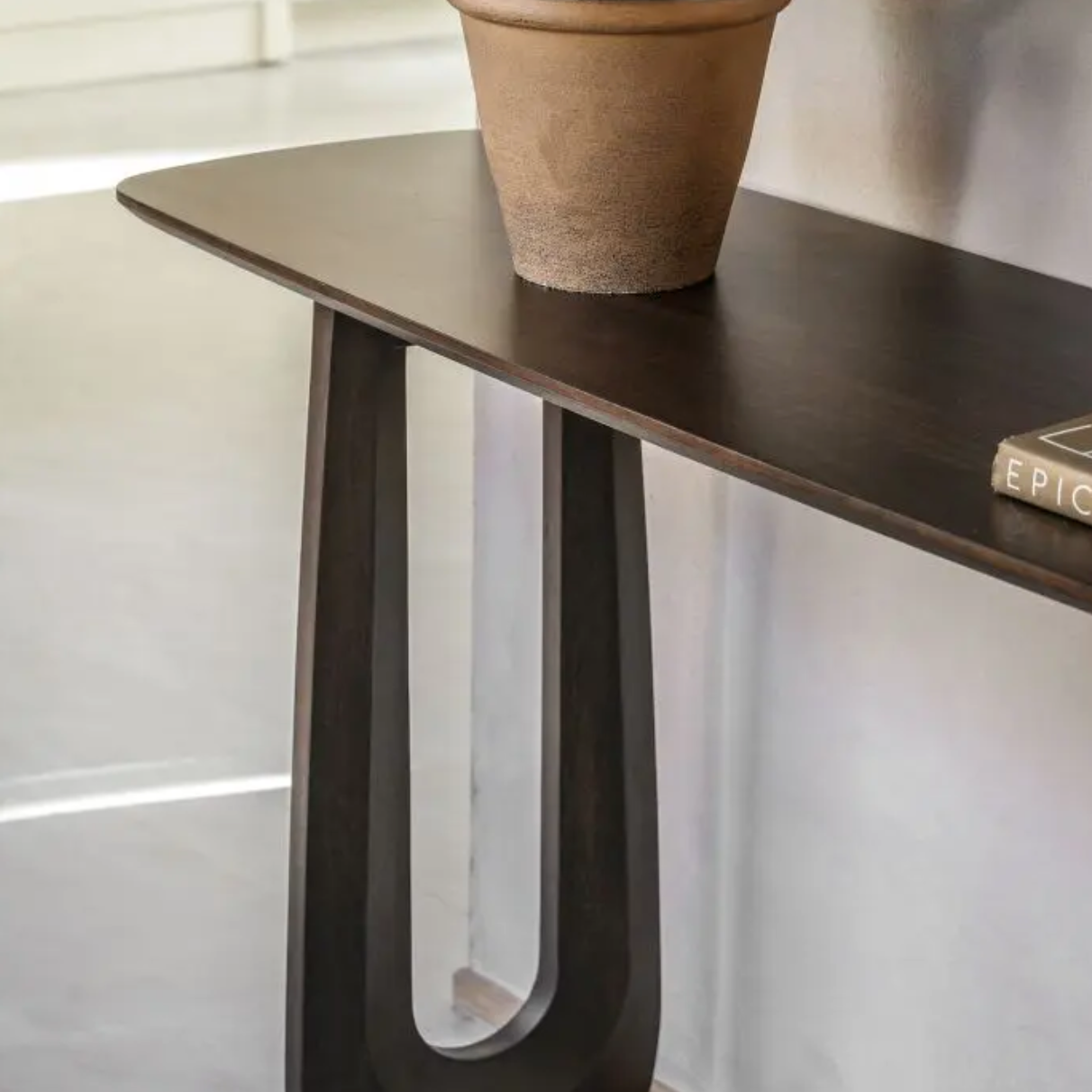 Arc Console Table - Luxury Interiors