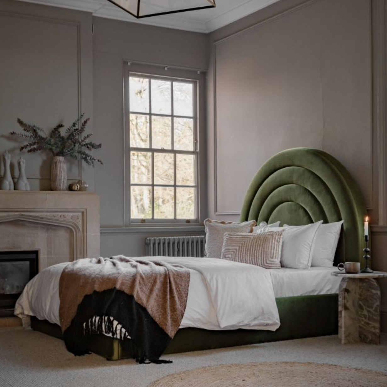 5ft King Arch Velvet Retro Bedframe - Luxury Interiors