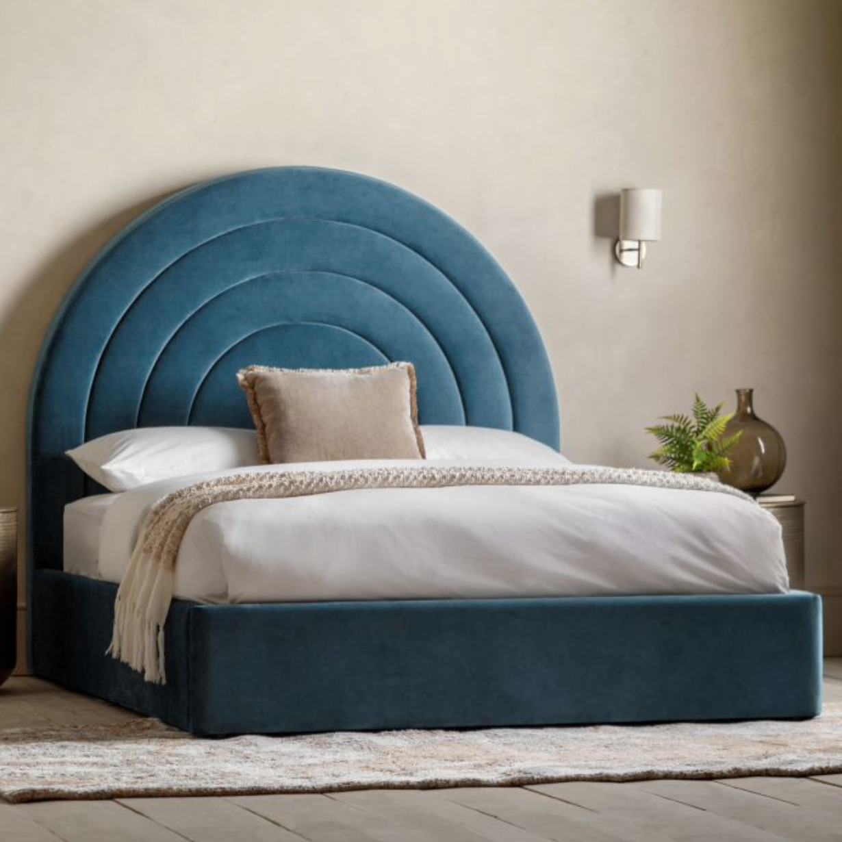 5ft King Arch Velvet Retro Bedframe - Luxury Interiors