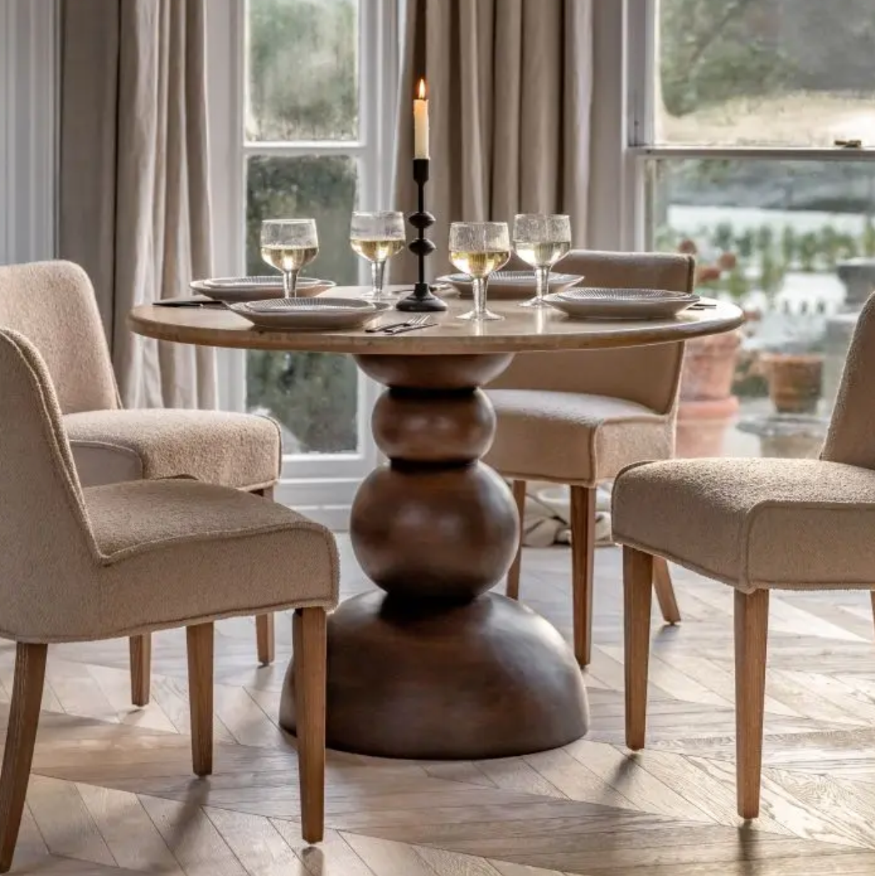 Sculpt Round Dining Table