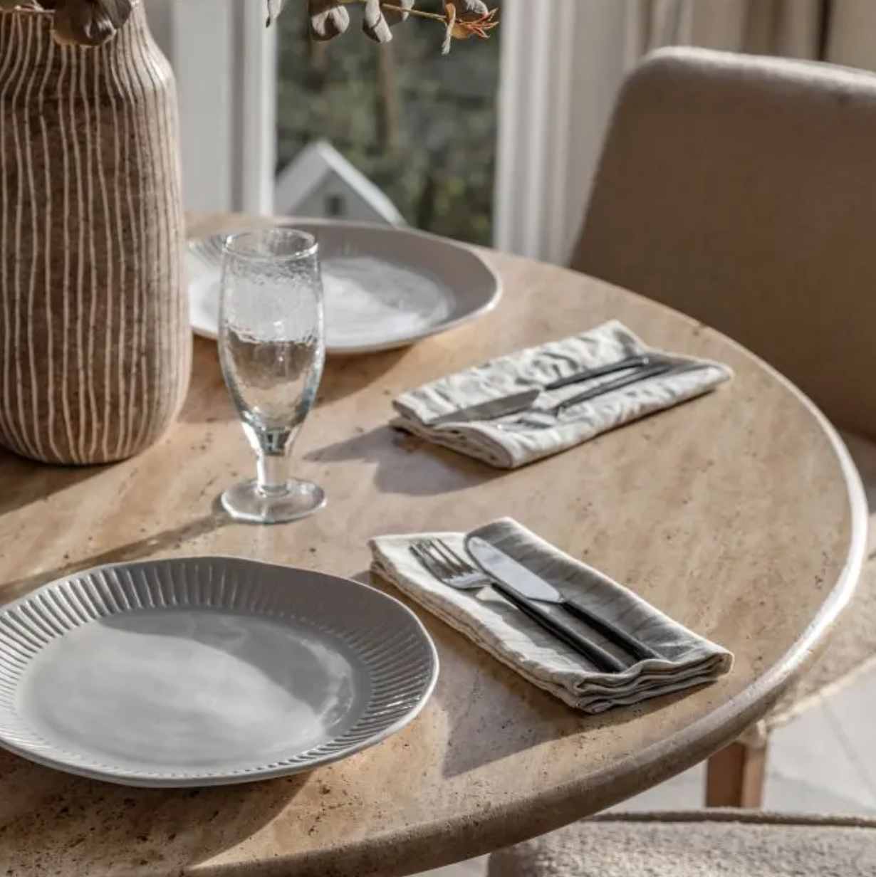 Sculpt Round Dining Table