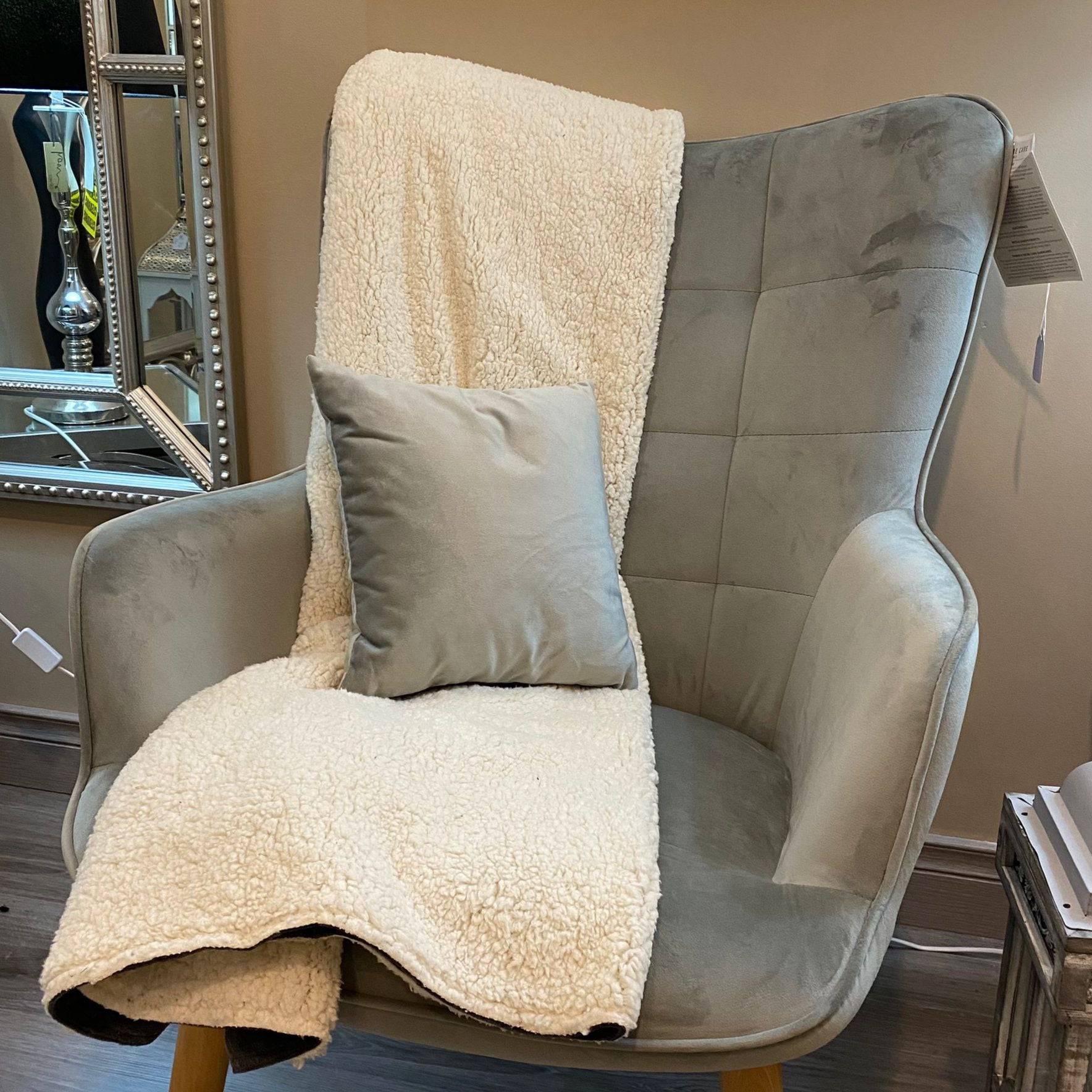 Grey & Cream Fluffy Blanket - Luxury Interiors