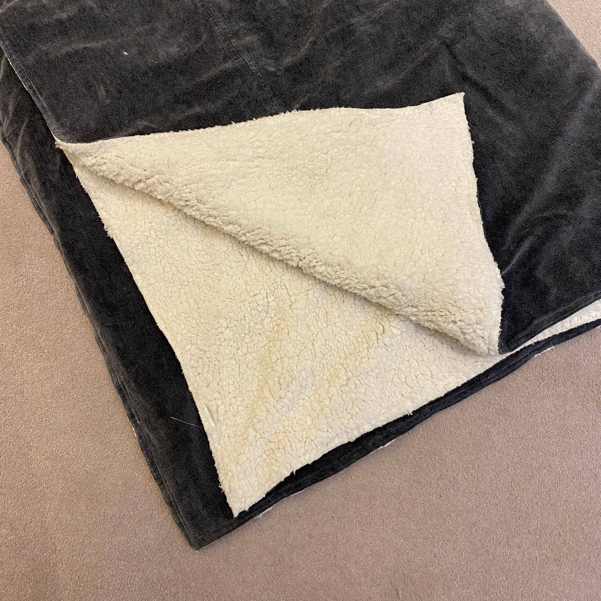 Grey & Cream Fluffy Blanket - Luxury Interiors